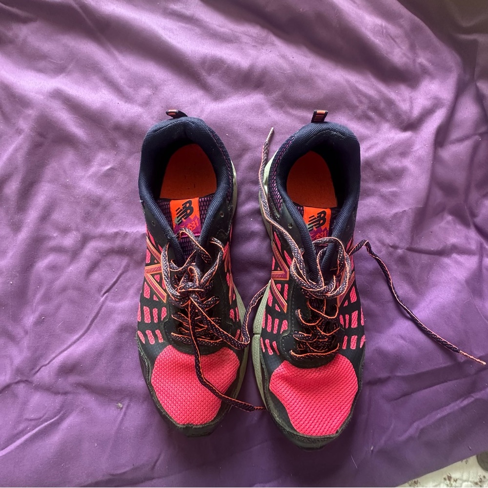 New Balance Women's Athletic Shoes in Pink and Black